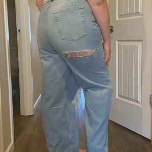 Urban Outfitters High rise baggy jeans size 36